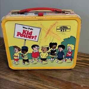 Wee Pals Kid Power Lunchbox - Yellow and Red